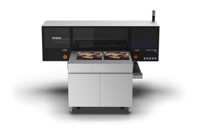 Epson presenta la nueva SureColor V4000:La impresora UV plana A1+ que impulsa la personalización y la producción de alto valor